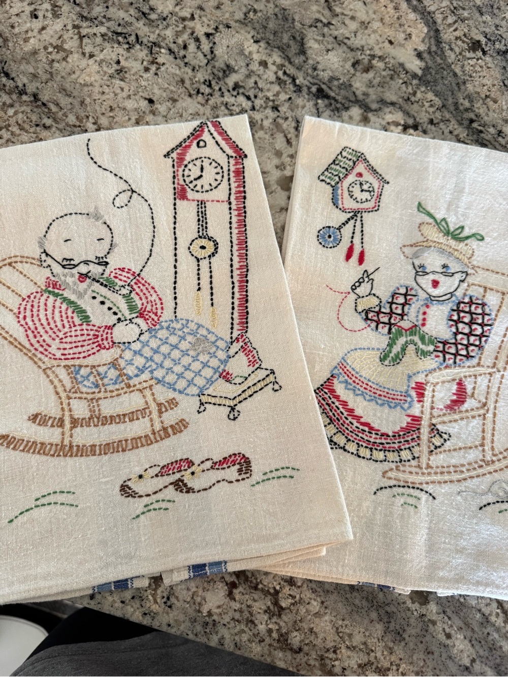Embroidered Vintage-Style Tea Towels - Set of 2 (Multicolor)